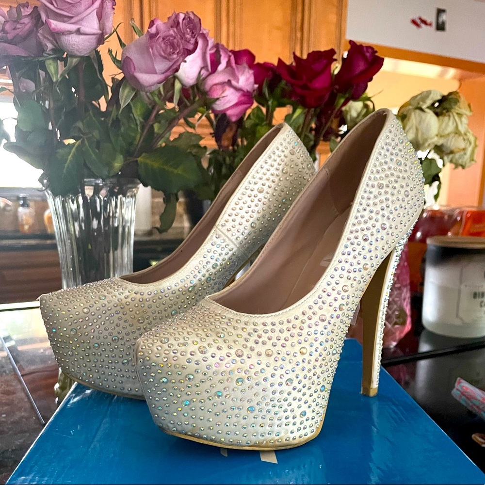 White diamond heels size 7.5 worn once